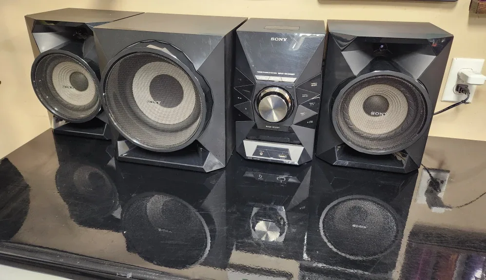 Sony MHC-EC619iP Home Audio System