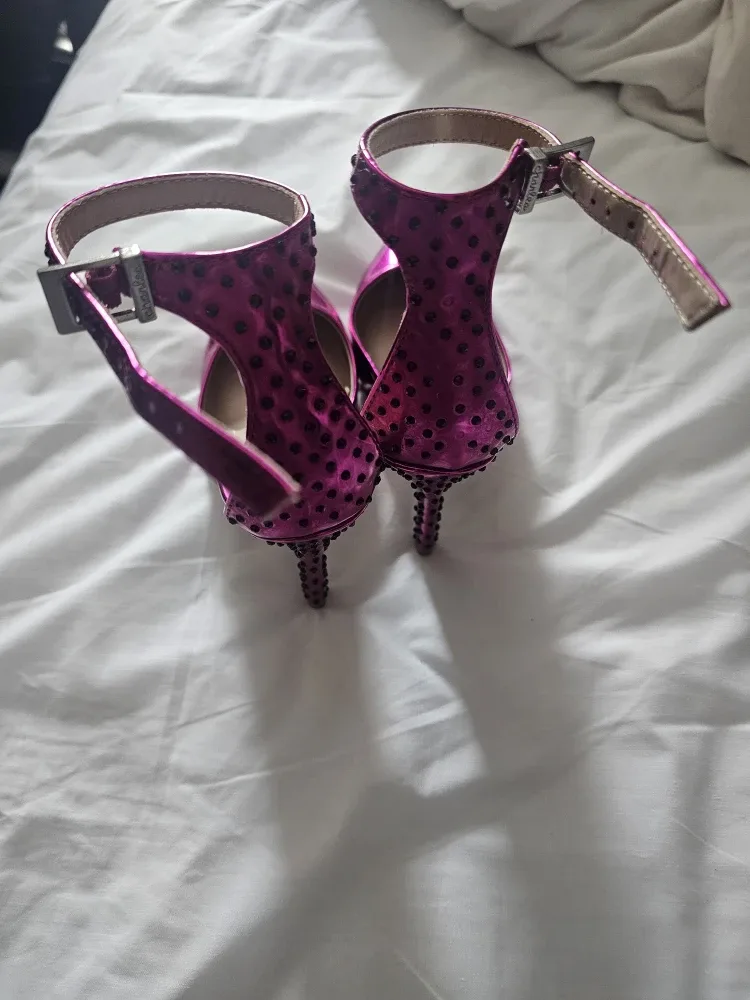 Charles by Charles David Heels image indicator(2)
