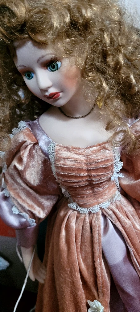 Porcelain Doll in Peach Dress - photo 4