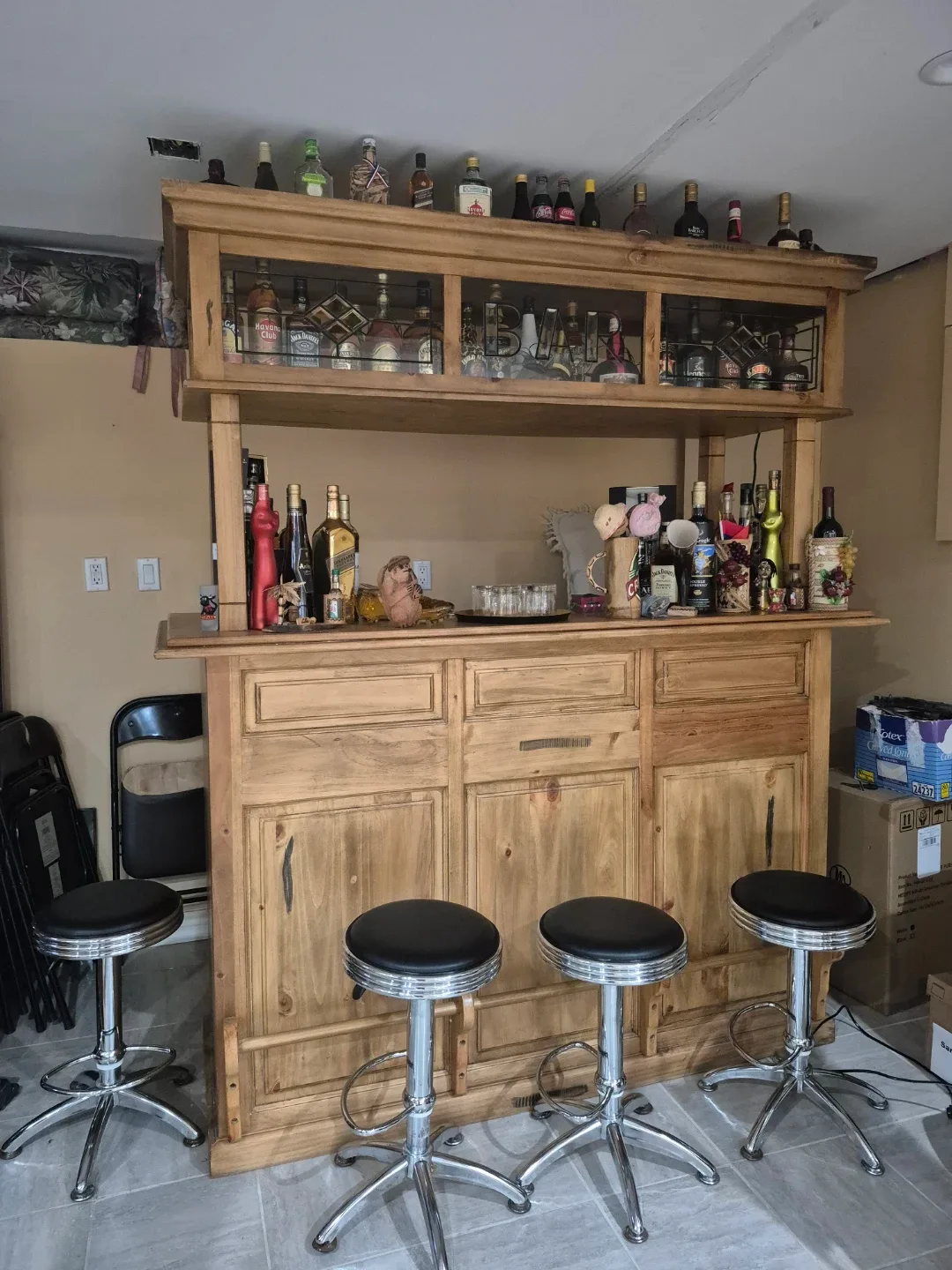 Wooden Bar with Storage image indicator(5)