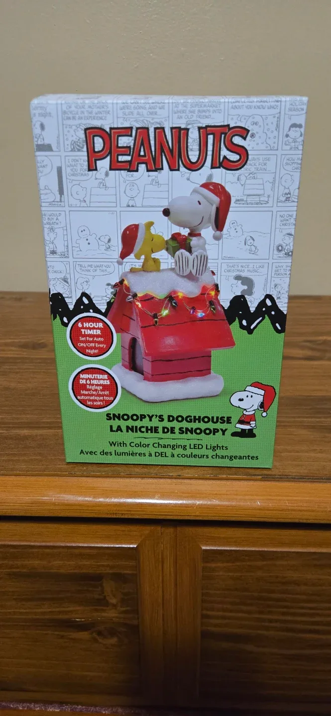 Peanuts Snoopy's Doghouse (LED) Christmas