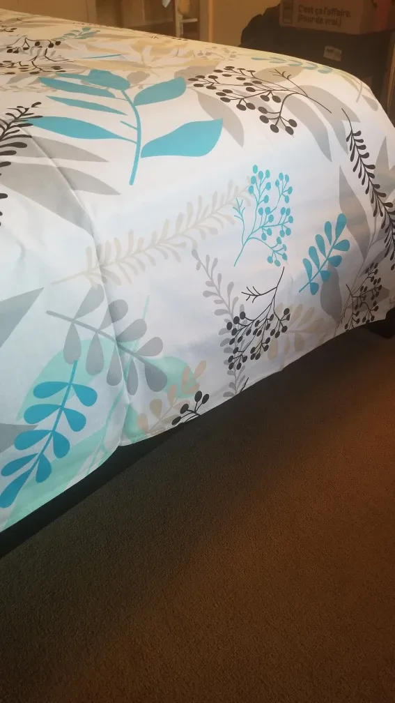 Bedsheet and Two Satin Pillowcases image indicator(4)