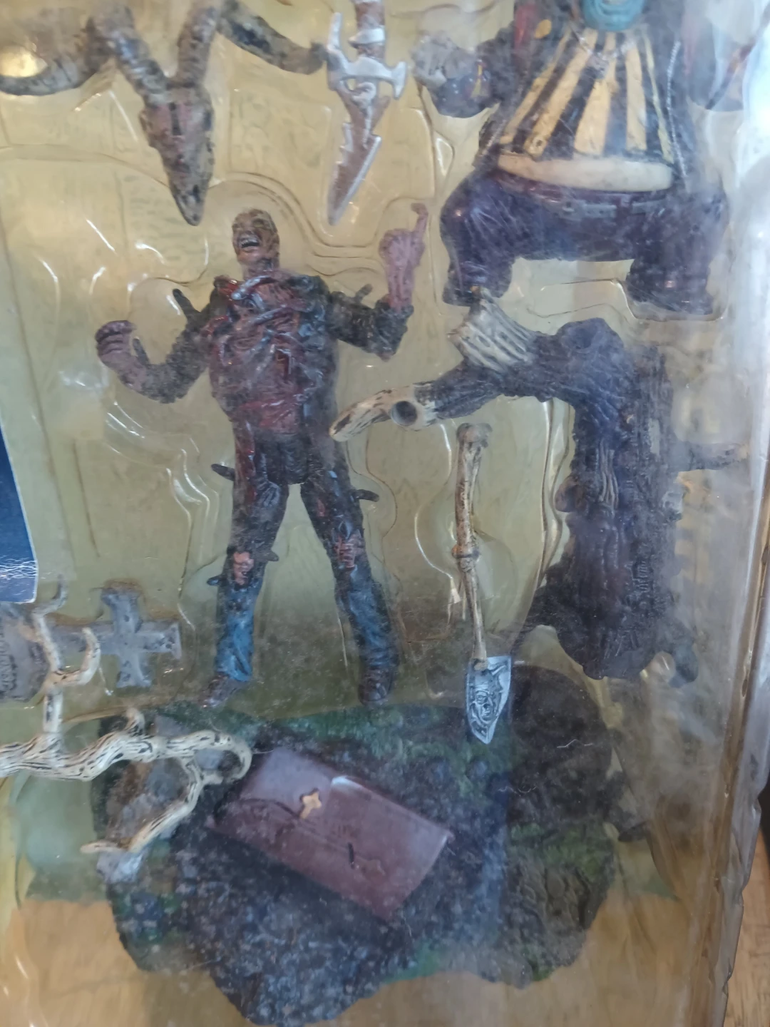 McFarlane Toys Spawn The Graveyard Playset - photo 3