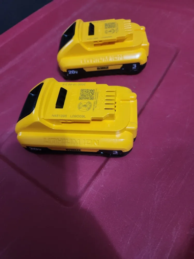 DeWalt 20V Lithium Ion Battery X 2 image indicator(2)