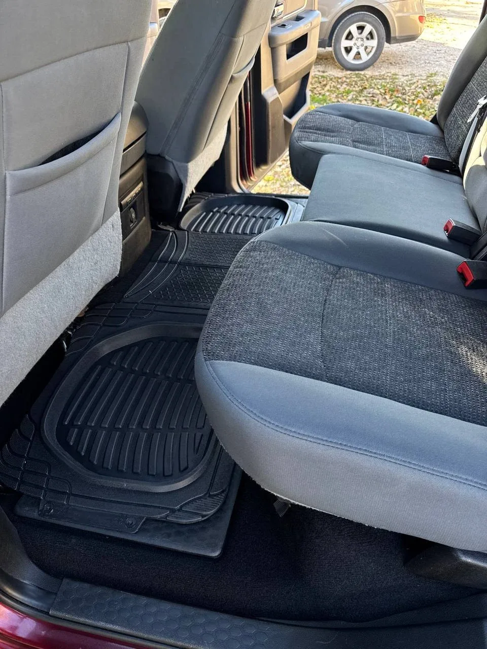 Interior / exterior detailing services image indicator(9)