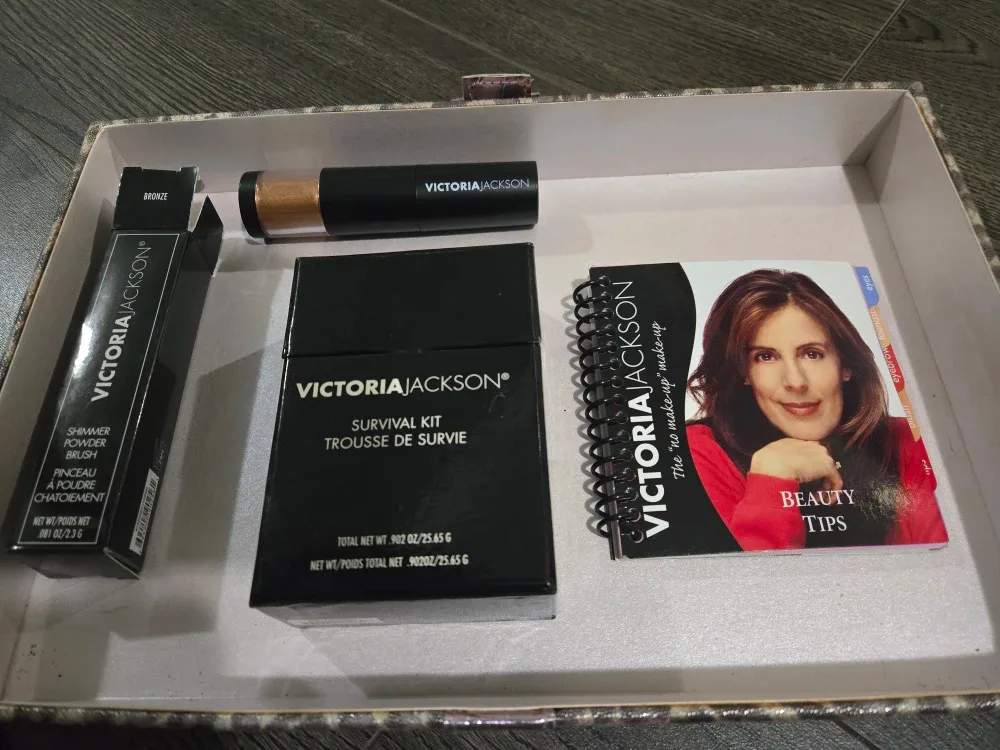 Victoria Jackson Survival Kit Trousse de Survie image indicator(7)