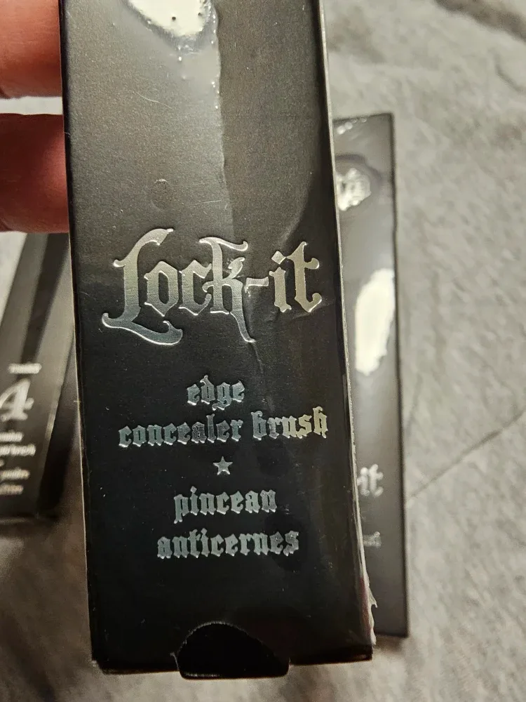 New KVD Vegan Beauty Brush Set image indicator(3)