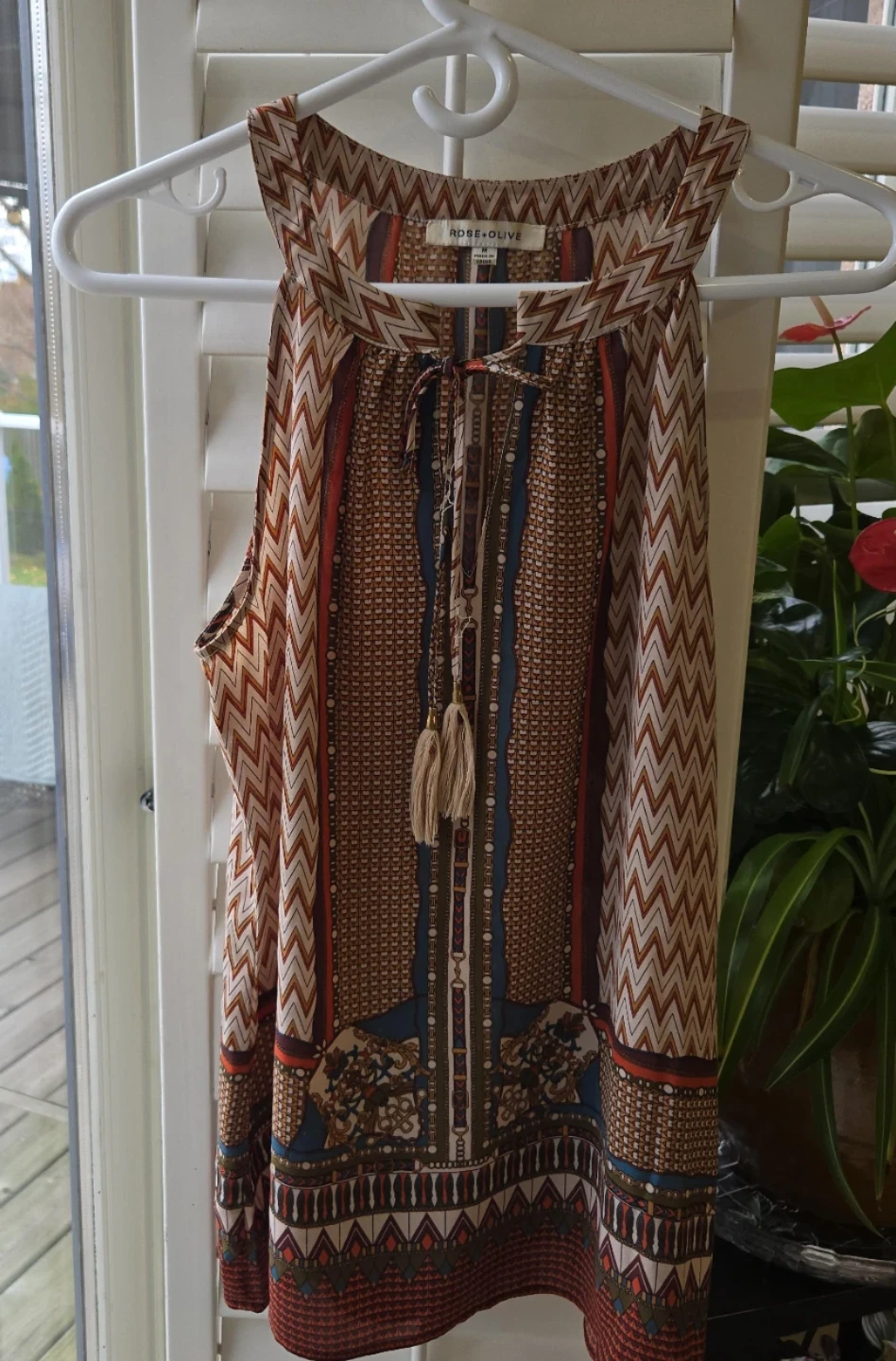 Rose & Olive Sleeveless Blouse - Size M