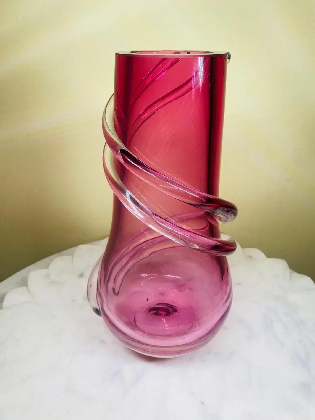 Pink Glass Vase with Clear Swirl Design image indicator(2)
