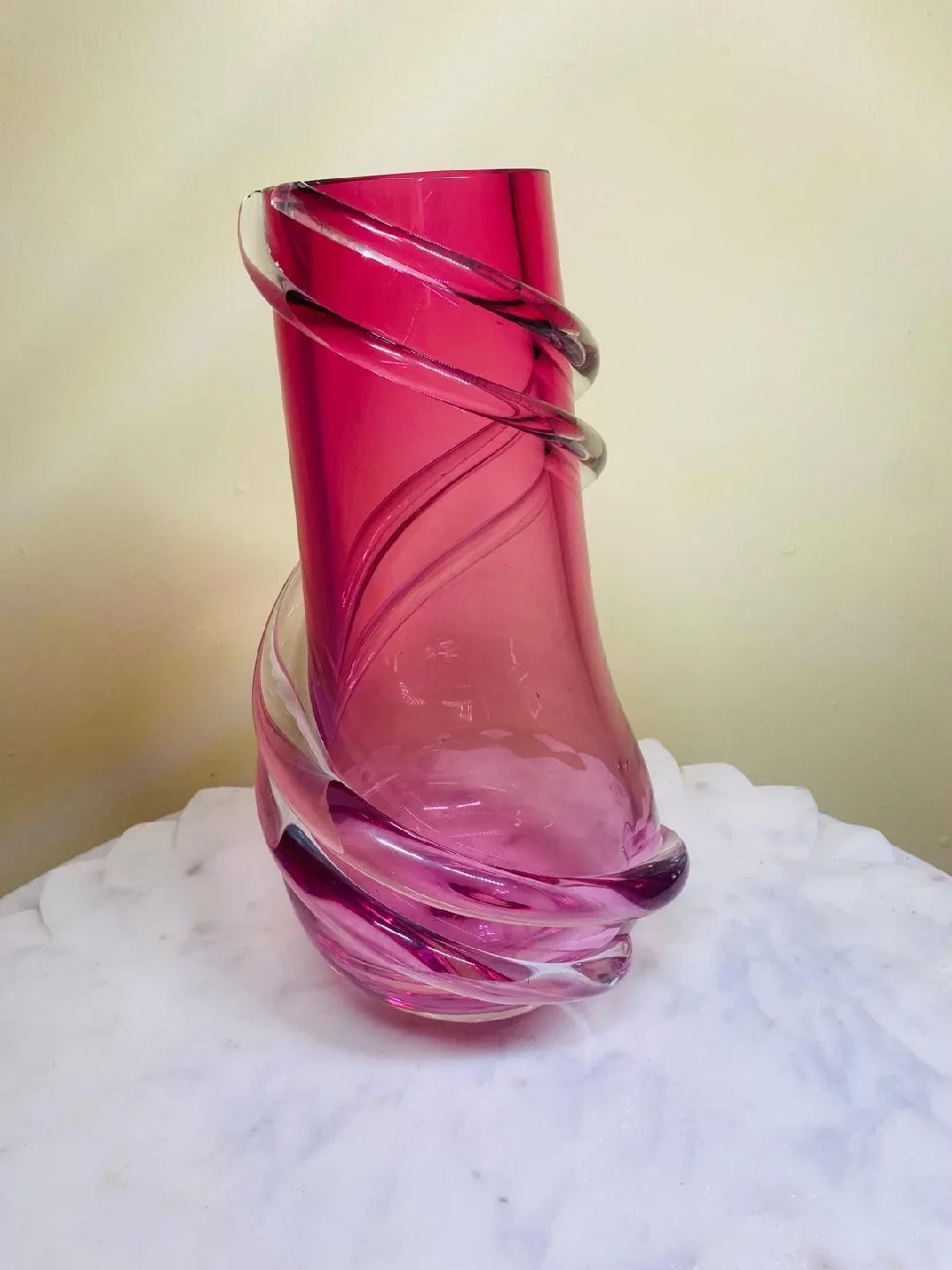 Pink Glass Vase with Clear Swirl Design image indicator(4)