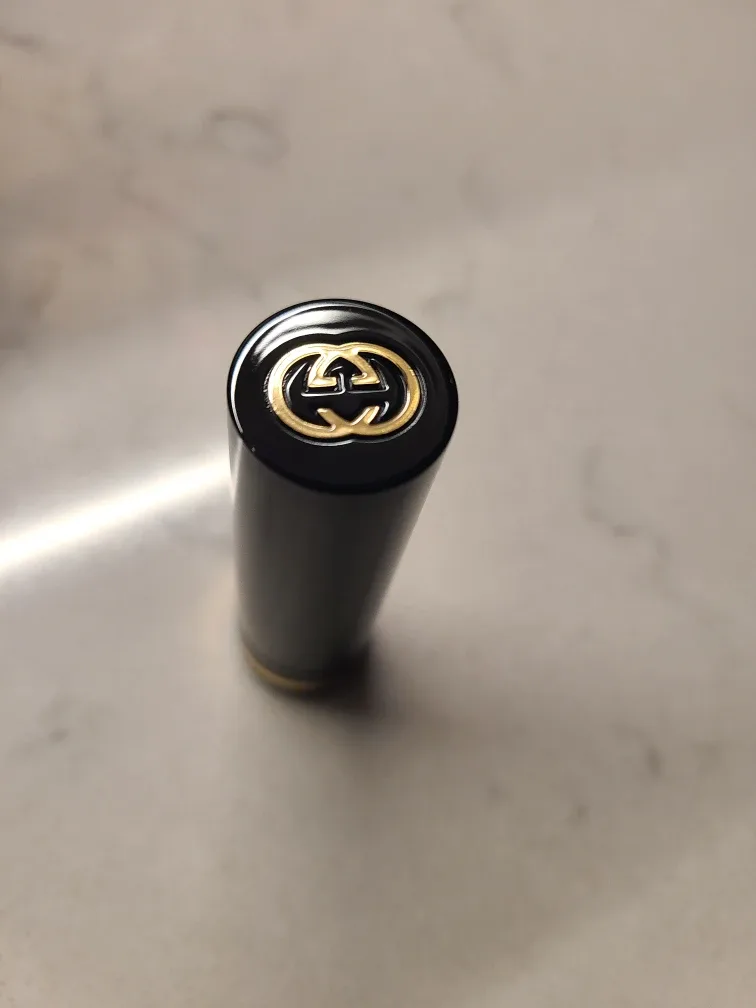 Gucci Luxurious Lipstick 390 Iconic Red image indicator(4)