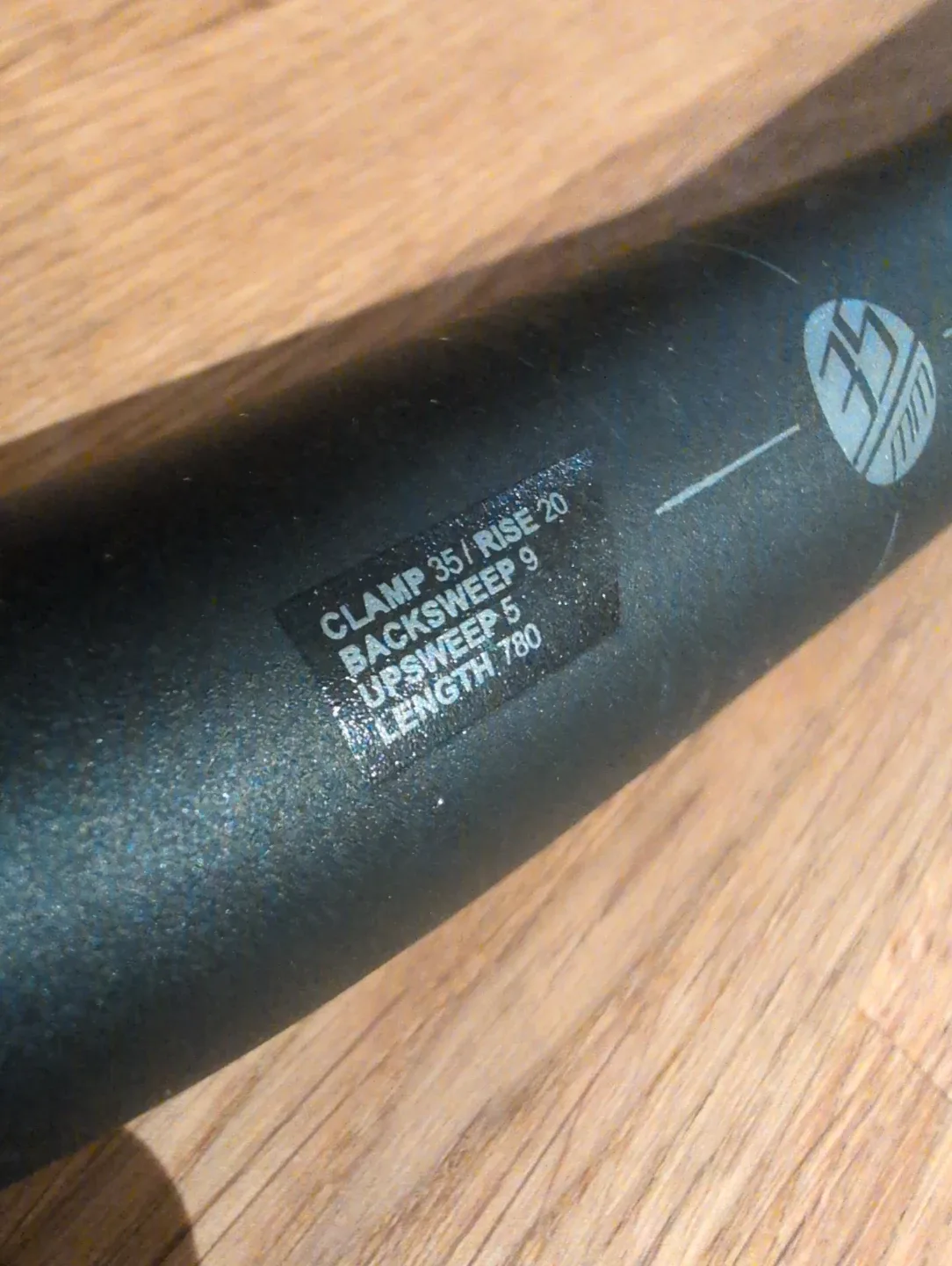 Giant Bike Handlebar 780mm image indicator(3)