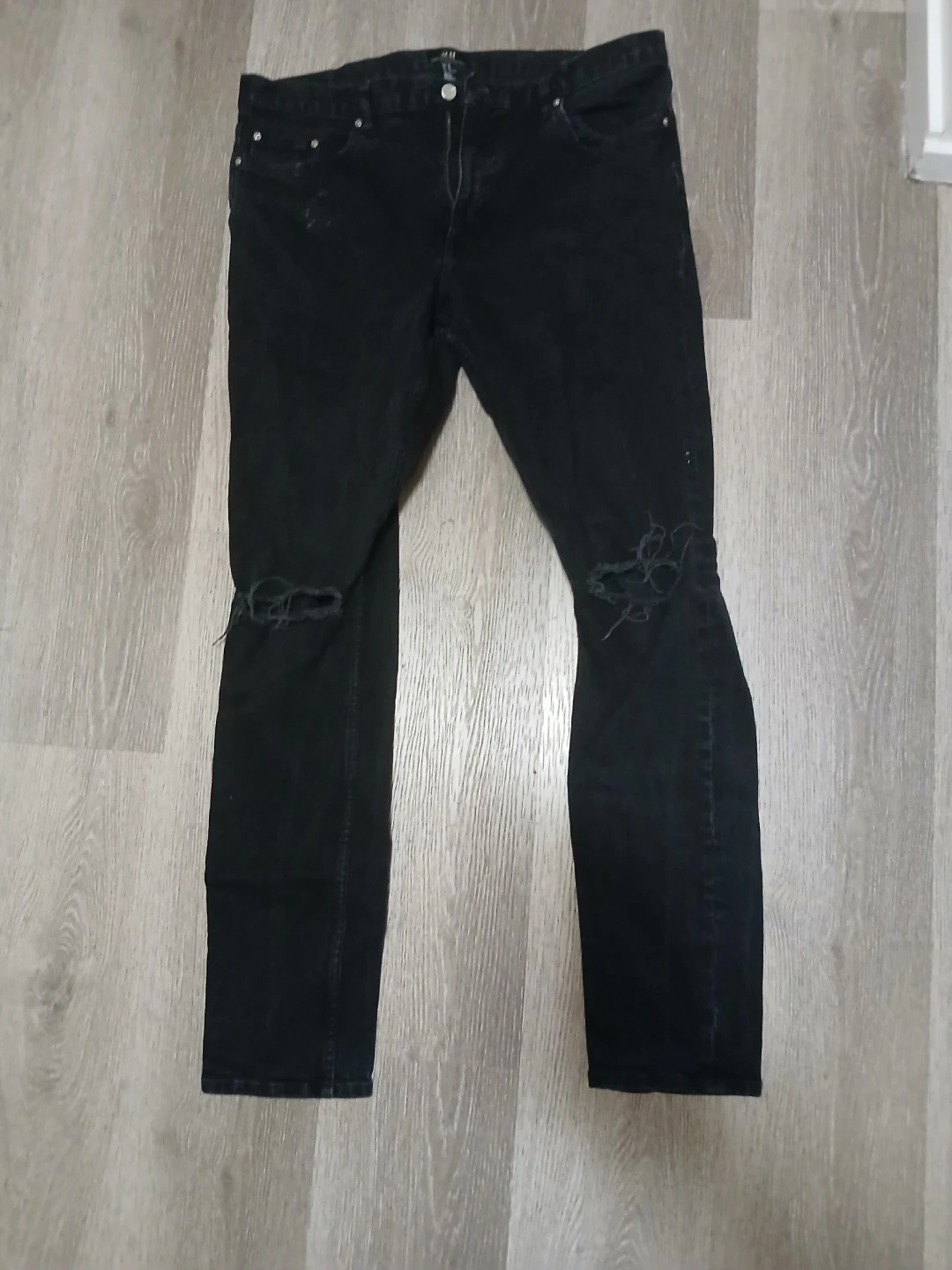 H&M Black Ripped Jeans