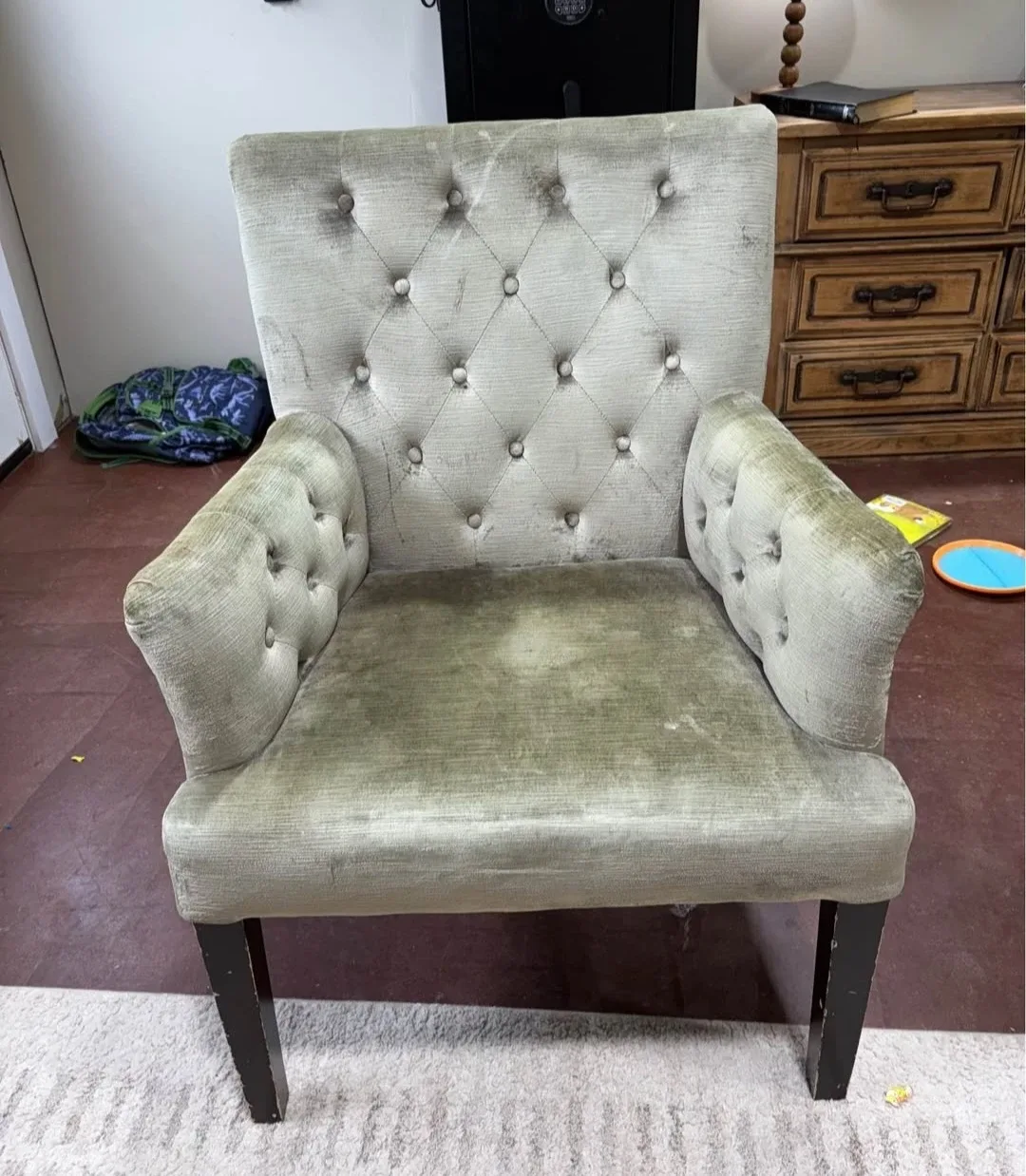 6 gold velvet chairs image indicator(2)