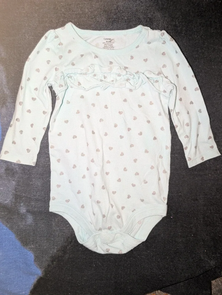 Girls sz 18 months shirts and pants $2 each