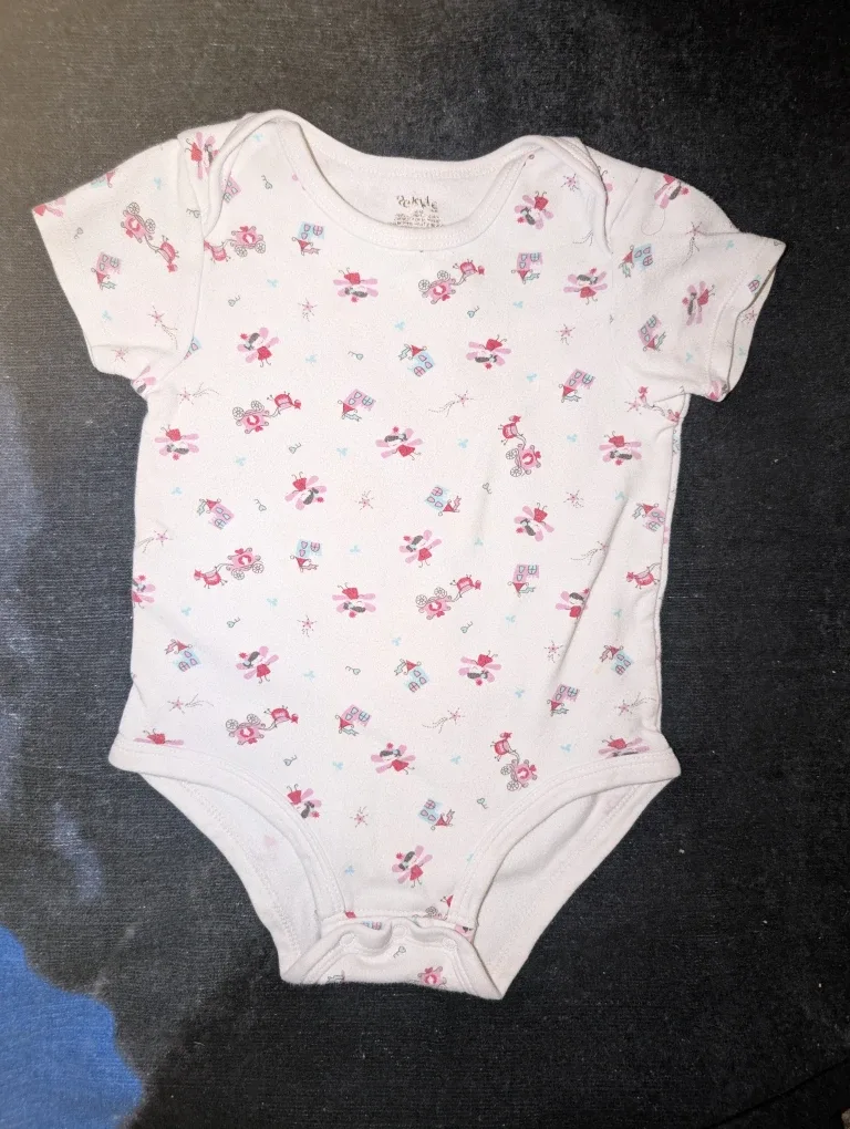 Girls sz 18 months shirts and pants $2 each image indicator(3)