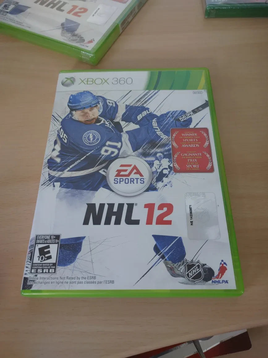 Xbox 360 Halo 4 Limited Edition + games image indicator(2)