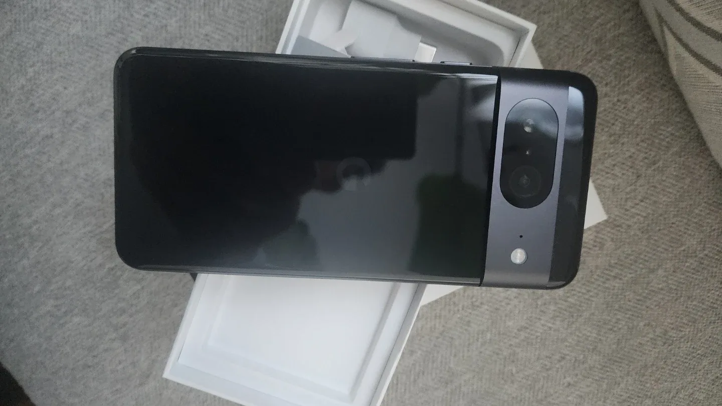 Like New Google Pixel 8 - Black image indicator(3)