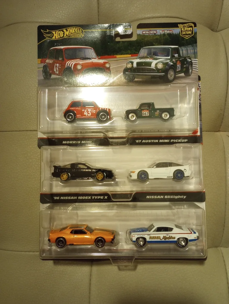 6 NEW in PACKAGE Diecast Metal Hot Wheels Cars