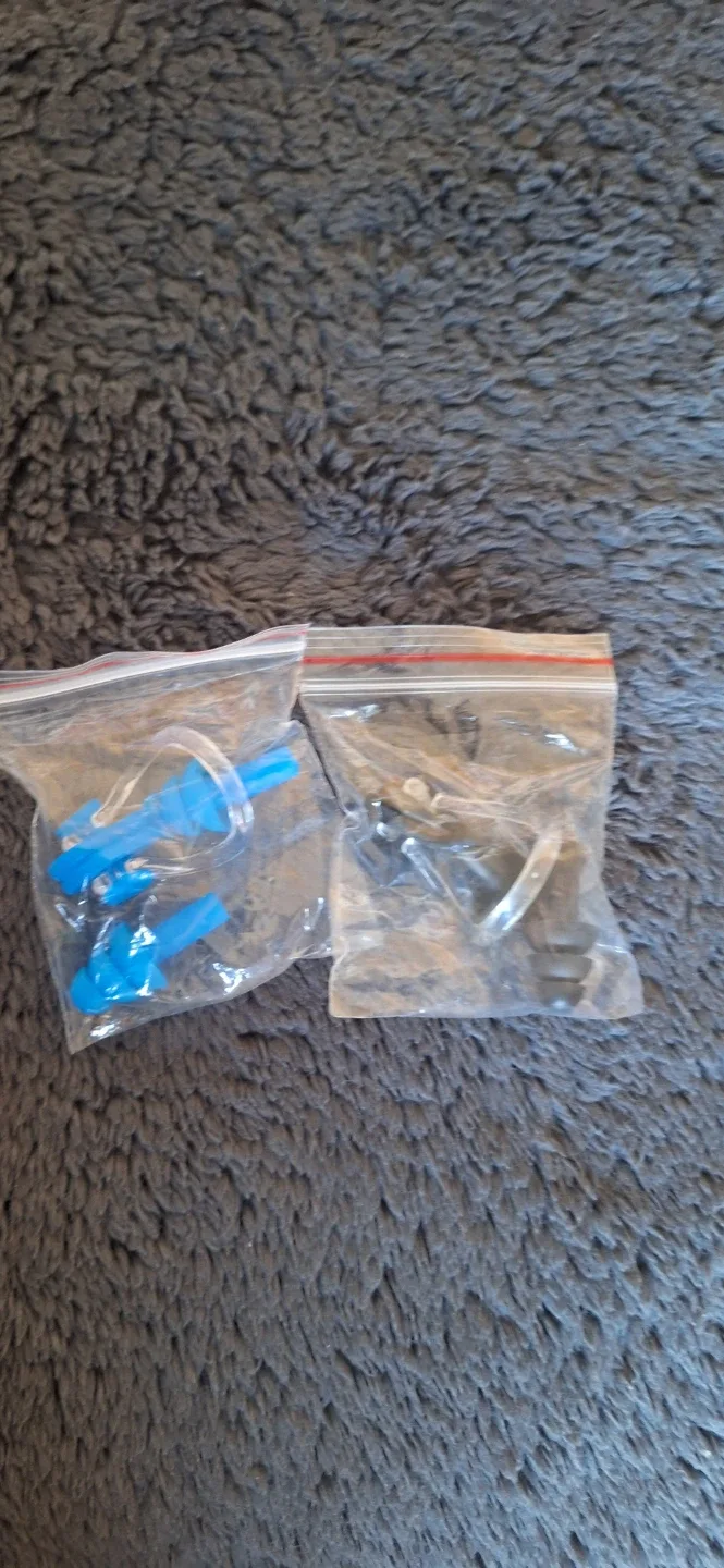 2 Packages of Nose and Ear Plugs for Swimming🥕