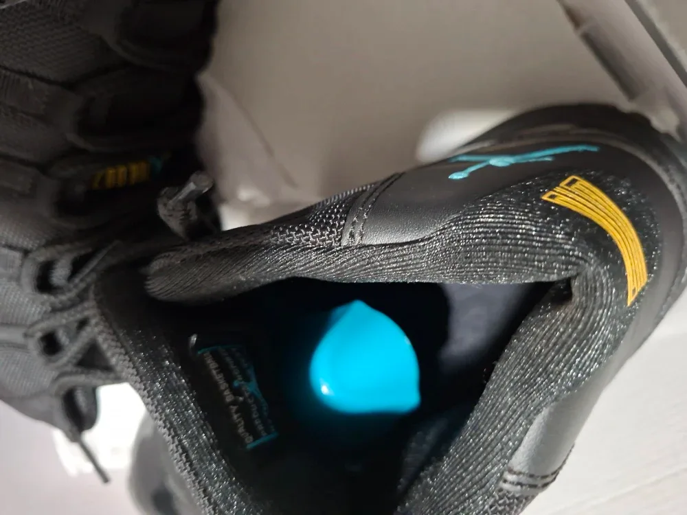 Jordan Retro 11 Gammas Size 9 Men's image indicator(7)