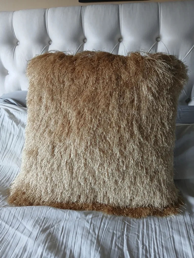 Miscellaneous Throw pillows image indicator(7)