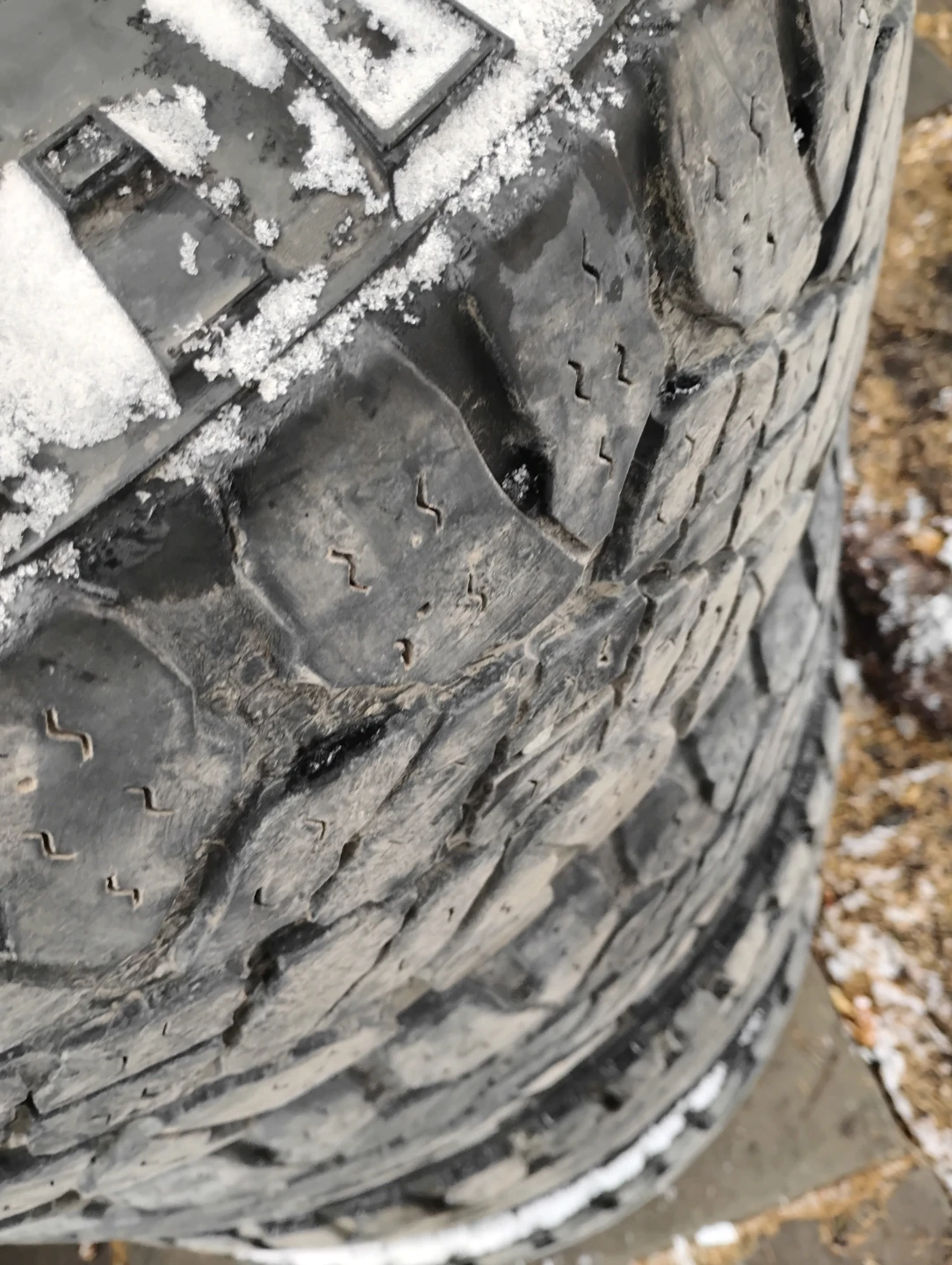 Set of 4 Goodyear Wrangler LT275/65R18 winter Tires - photo 2