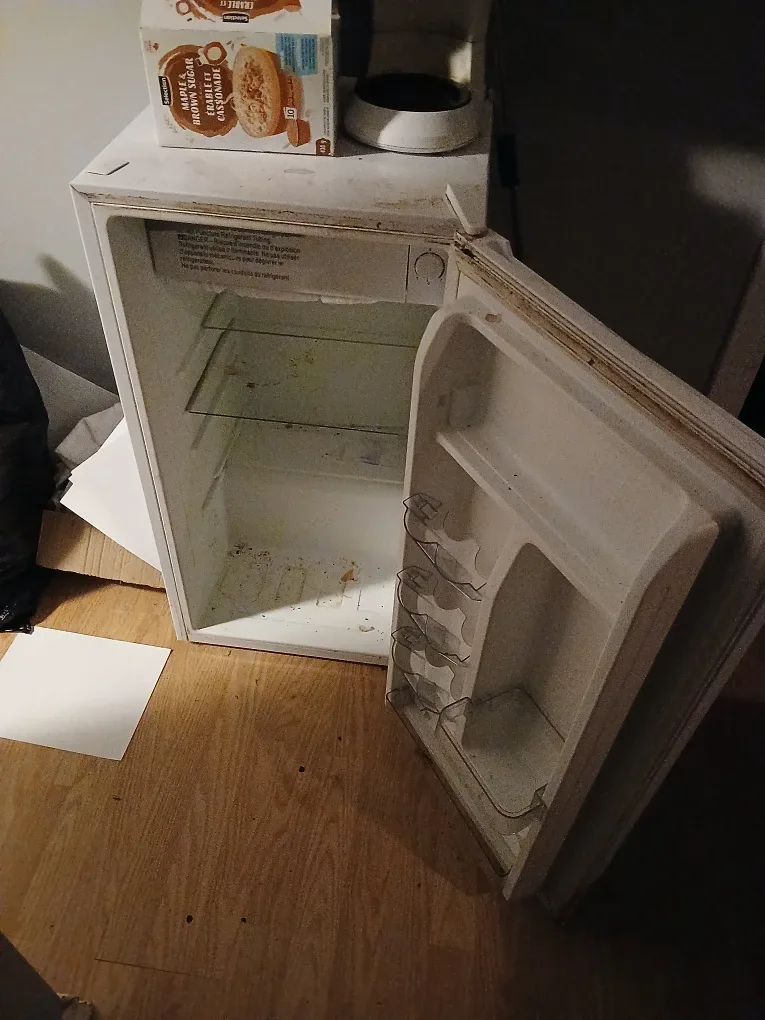 Hamilton Beach White Mini Fridge image indicator(2)