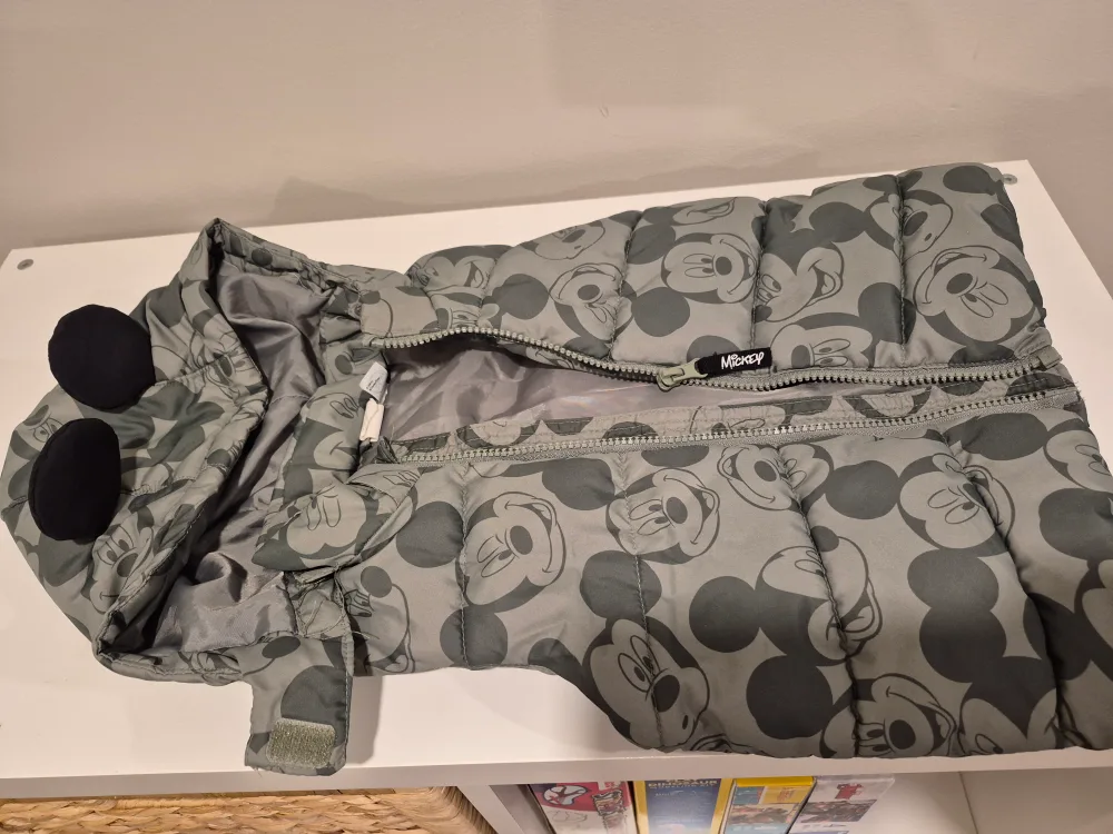 Mickey Mouse Padded Vest with Hood image indicator(2)