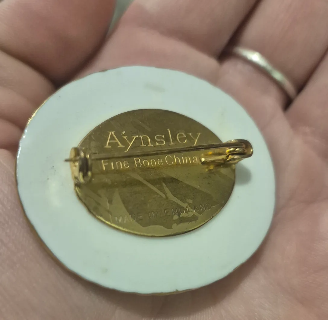 Aynsley Fine Bone China Brooch image indicator(2)