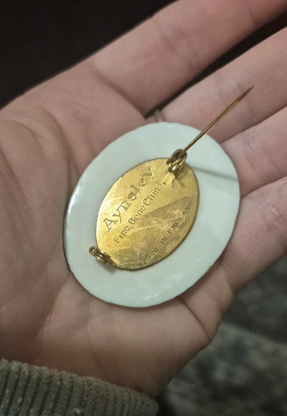 Aynsley Fine Bone China Brooch image indicator(3)