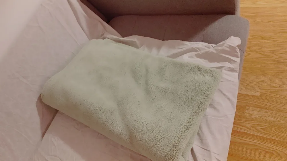 Cozy Throw Blanket - Light Green image indicator(5)