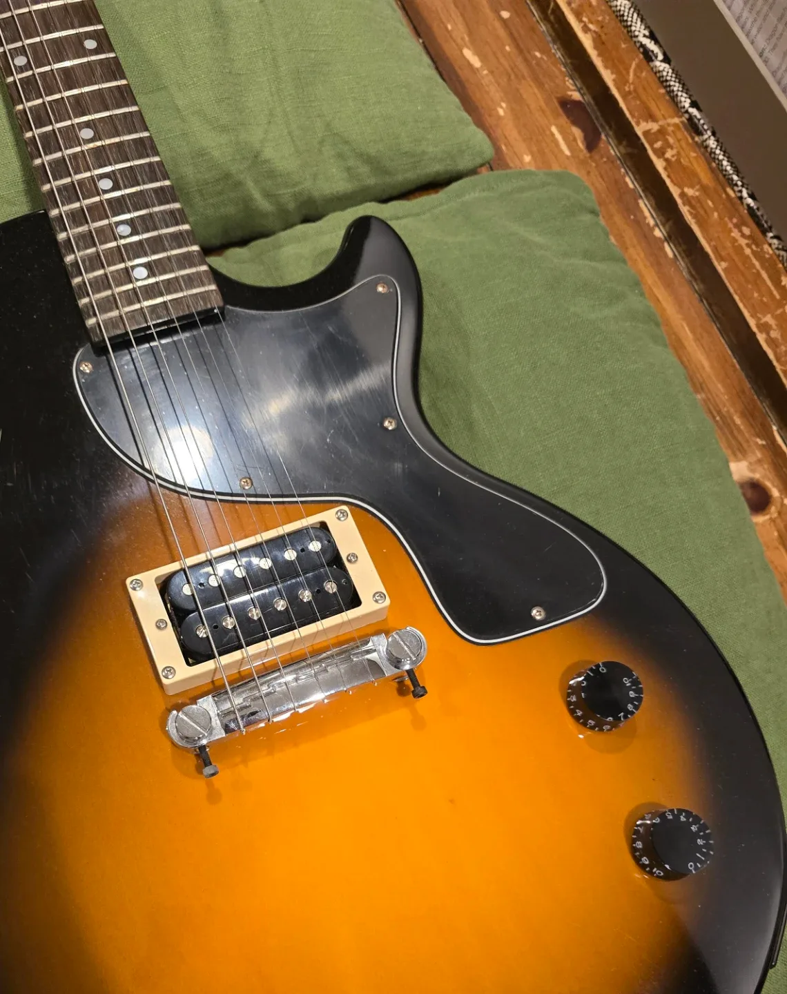 Epiphone Junior Model Electric Guitar image indicator(4)