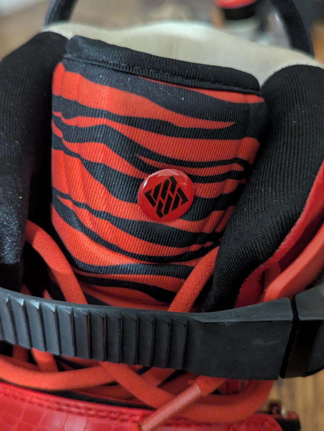 USD Carbon 3 Matt Edoux Skates - Size US 10 🥕 - photo 3