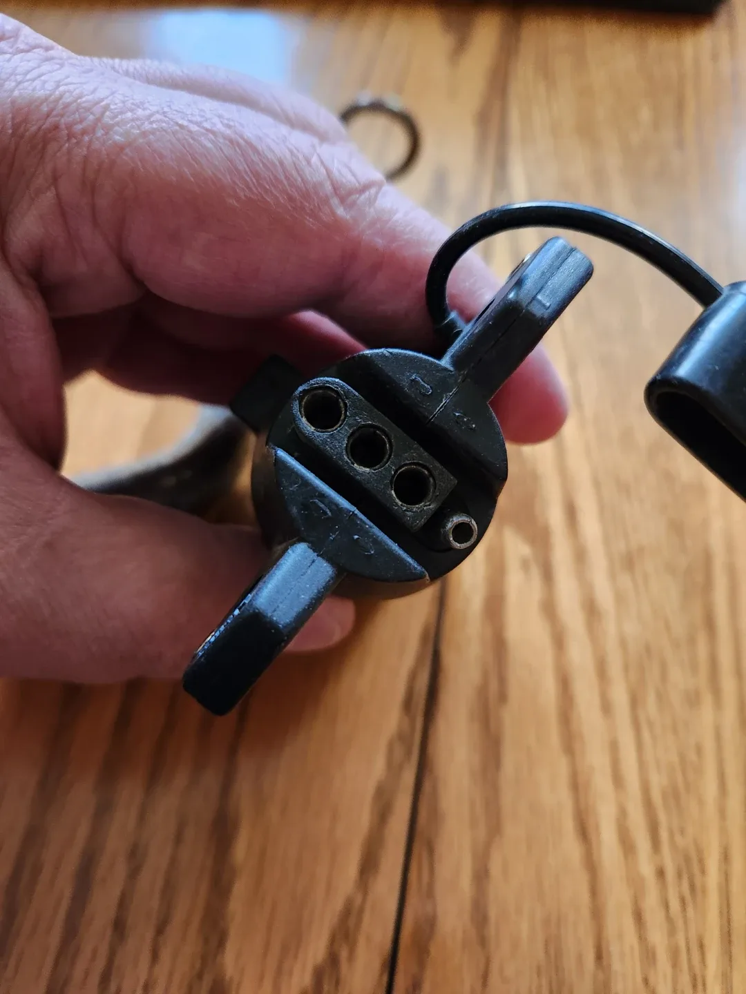 Hitch pin and light plug image indicator(2)