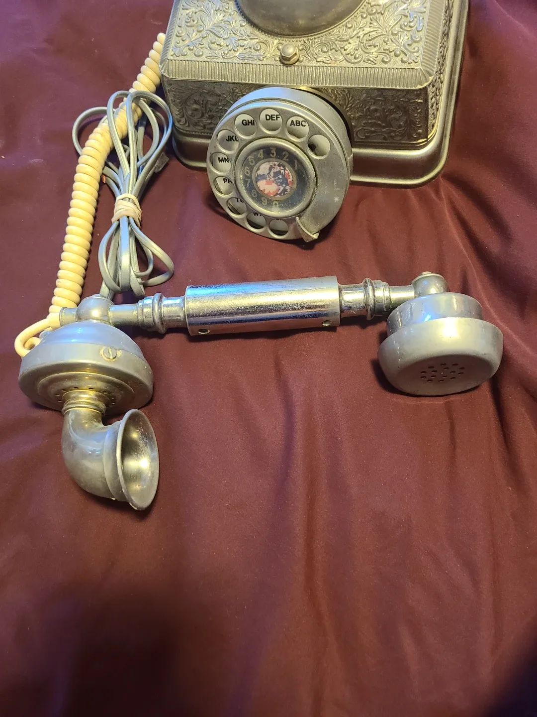 Vintage Rotary Dial Desk Telephone image indicator(3)