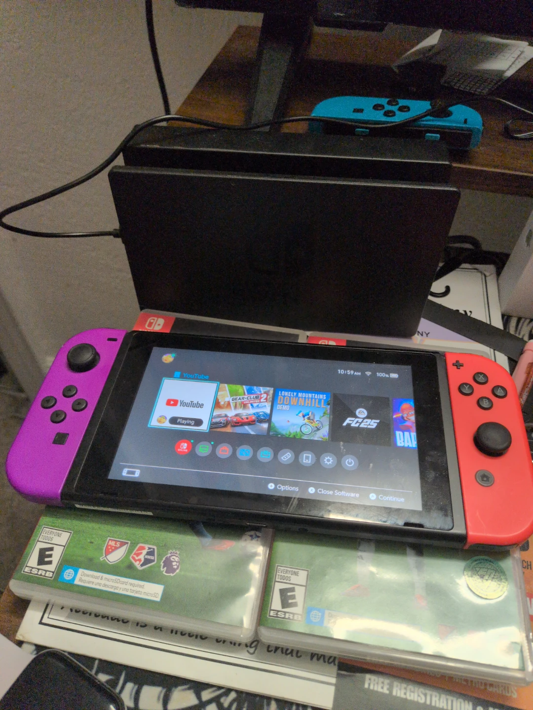 Nintendo Switch Console with FC 24 & 25 - photo 3