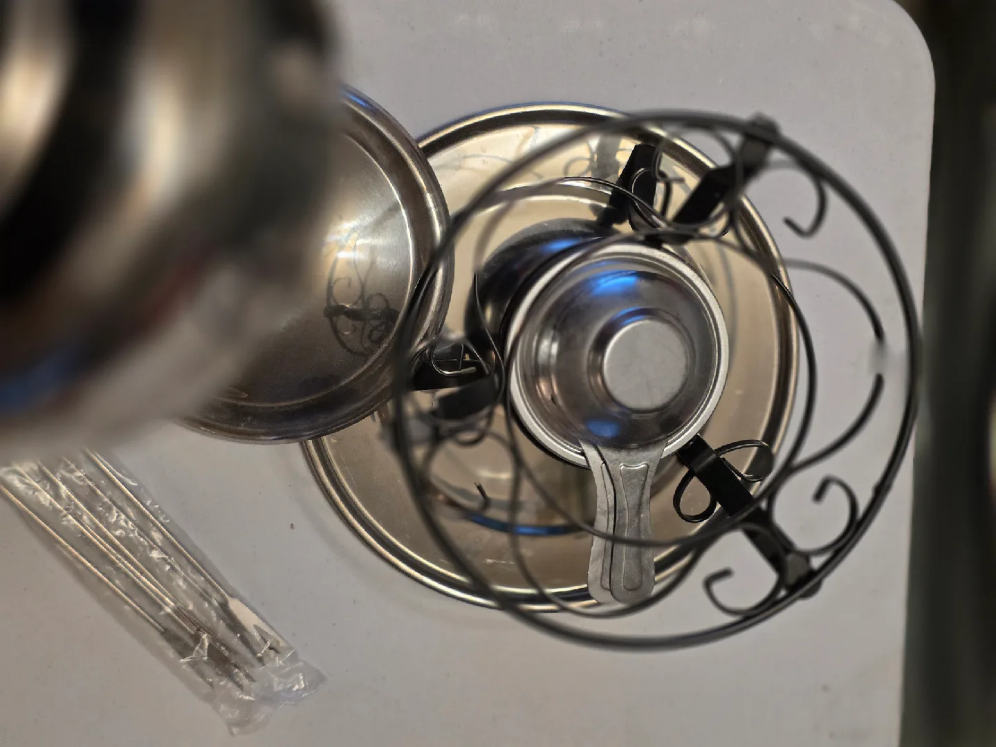 Fondue Pot Set with Forks image indicator(5)