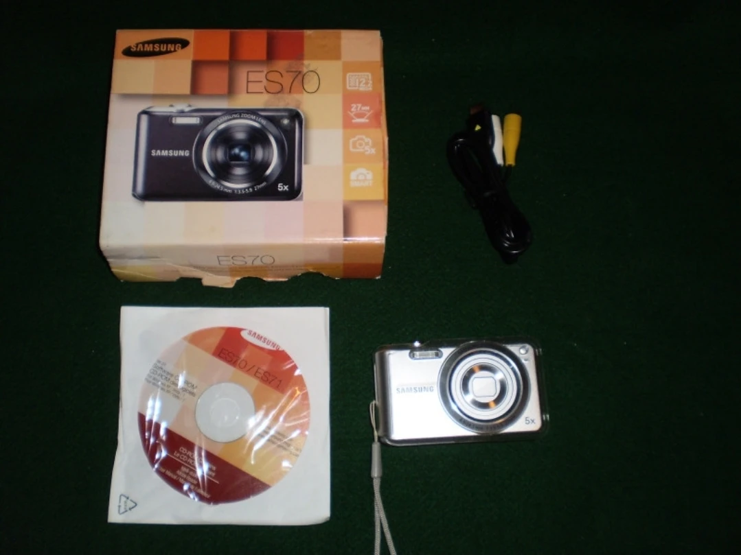 Samsung ES70 Digital Camera - photo 2