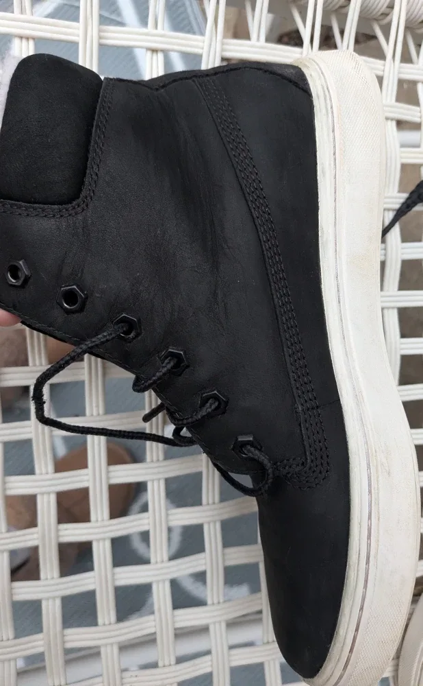 Timberland Black Leather High-Top Sneakers sz Ladies 8 image indicator(4)