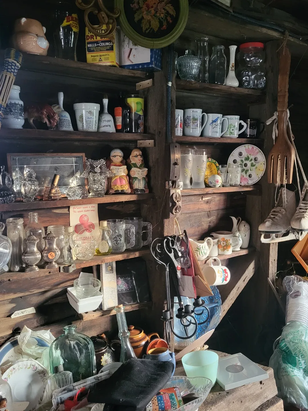 A GARAGE FULL OF FREE ITEMS image indicator(5)