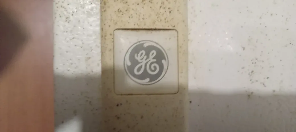 GE White Refrigerator image indicator(5)