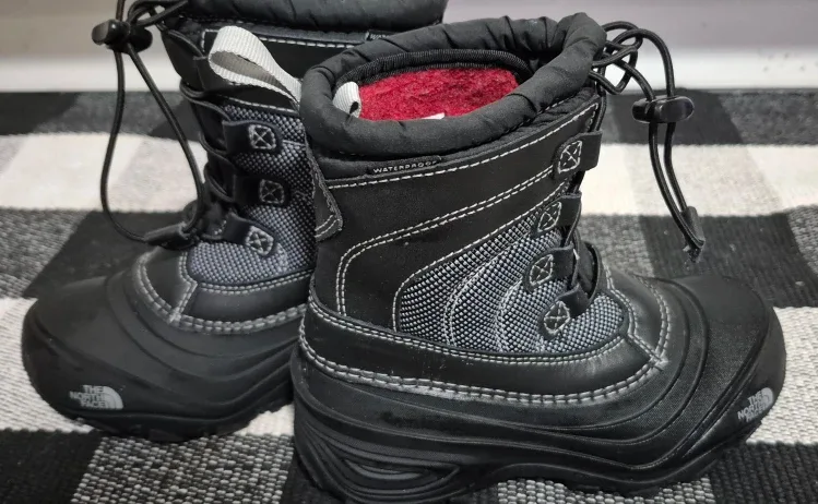 KID size 13 Black North Face Winter Boots