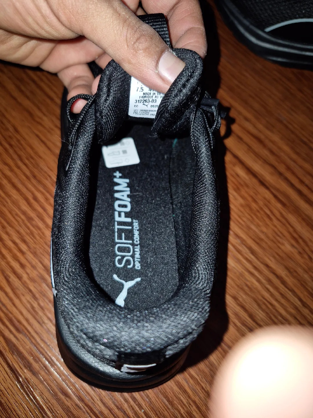 US8.5 Puma All Black Running Shoes image indicator(6)