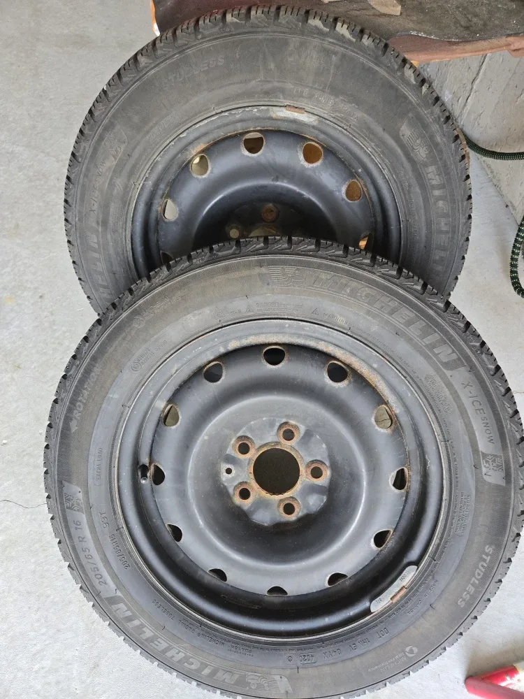 Michelin X-Ice Snow 205/65R16 Tires