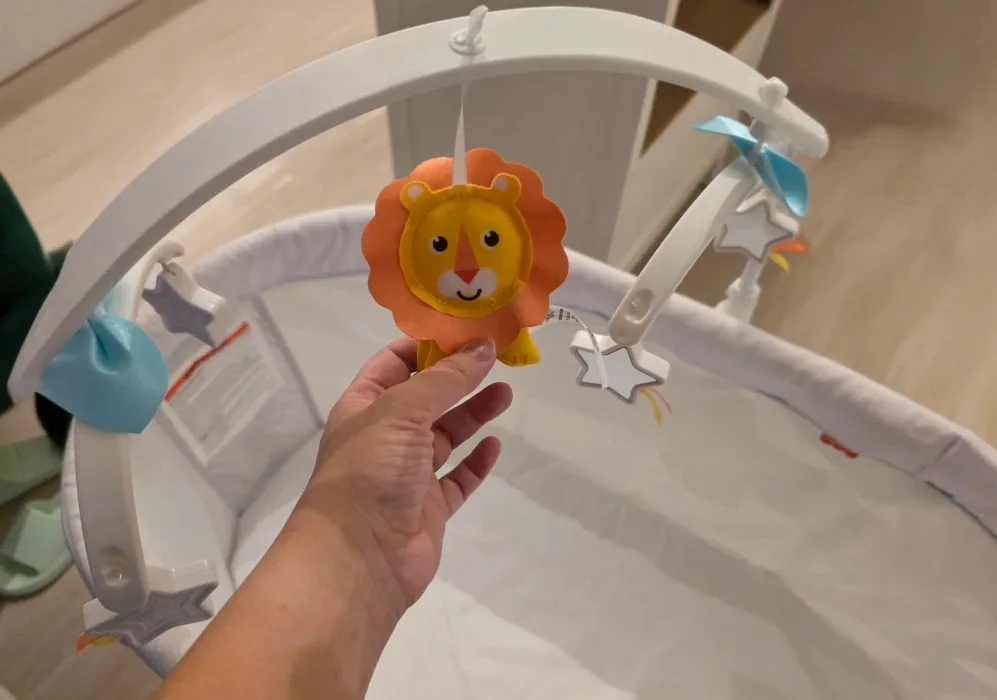 Fisher-Price Soothing Motions Bassinet