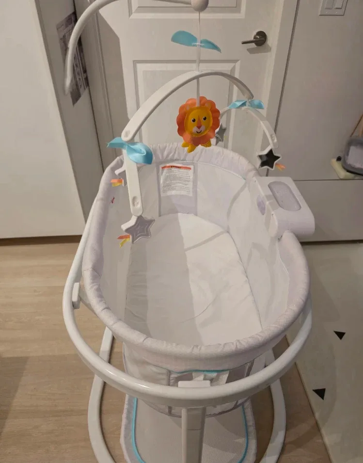 Fisher-Price Soothing Motions Bassinet image indicator(2)