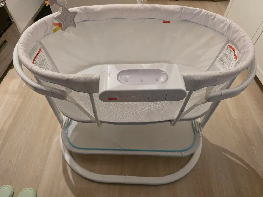 Fisher-Price Soothing Motions Bassinet image indicator(4)