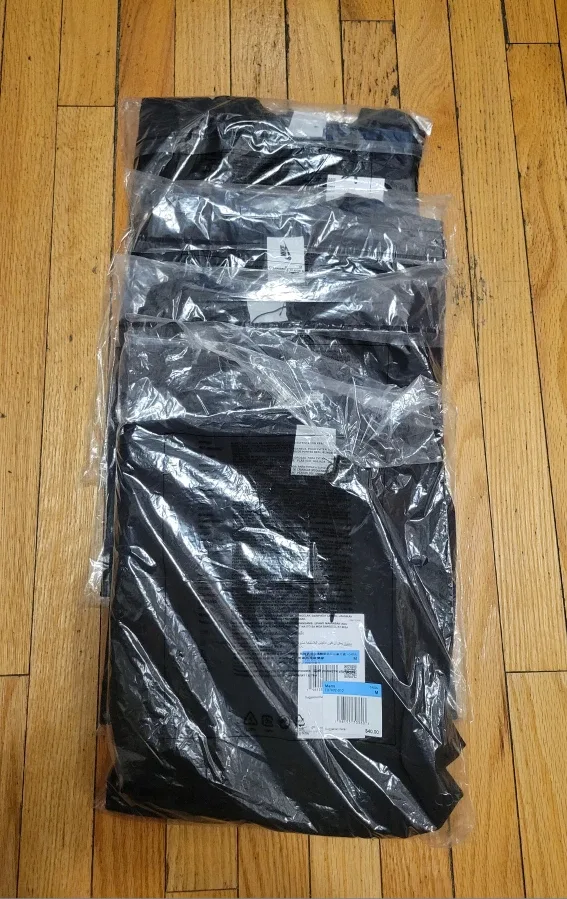 New Nike Mens CASUL T-Shirt Black Size M BUNDLE OF 4 image indicator(3)