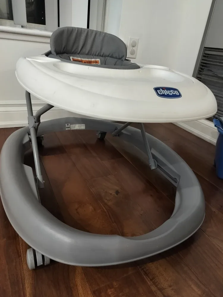 Chicco Baby Walker - Grey and White image indicator(2)